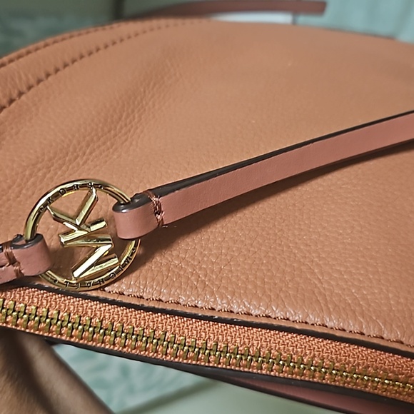 Michael kors Bag. - Picture 4 of 12